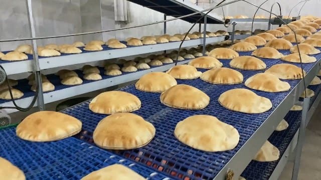 ماكينة صنع الخبز العربي